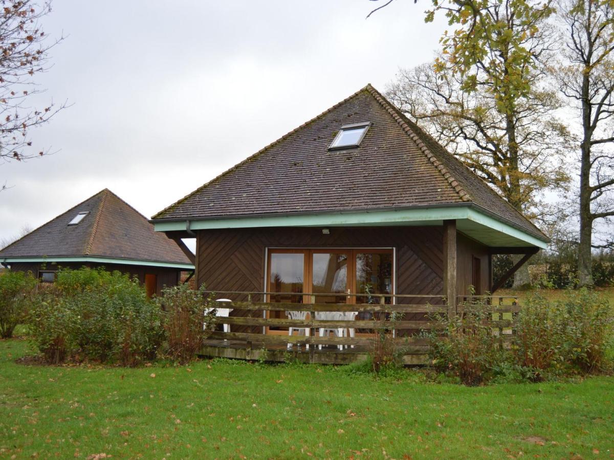 Chalet En Pleine Nature A Orsennes Avec Etang A Proximite, Ideal Pour 6 Personnes Et Animaux Admis - Fr-1-591-170 Exteriör bild